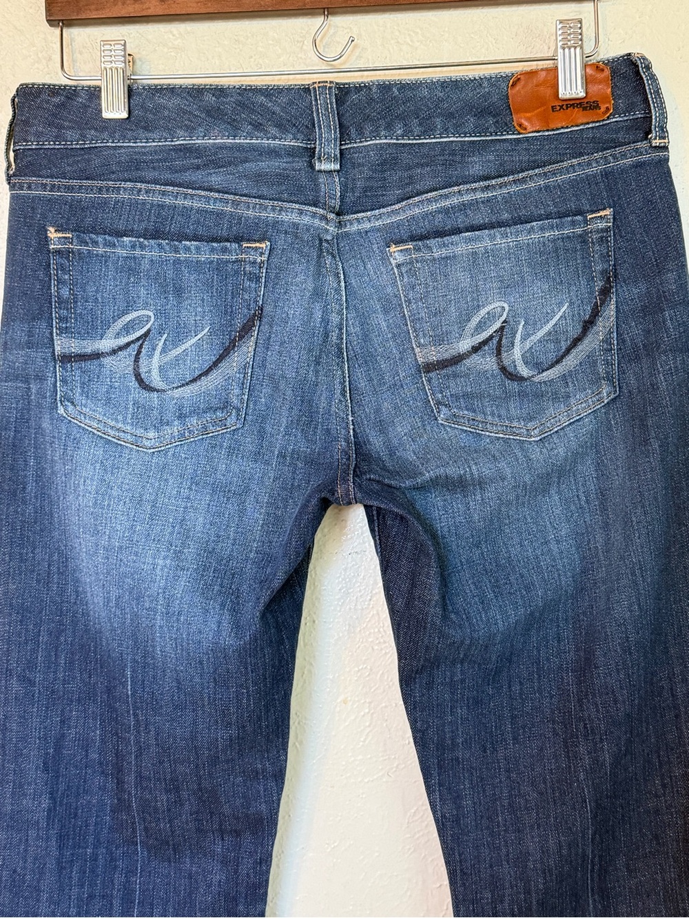 EXPRESS Y2K 2000’s Stella Low Rise Boot Cut Vintage Washed Denim Blue Jeans Sz 8 - Picture 7 of 16